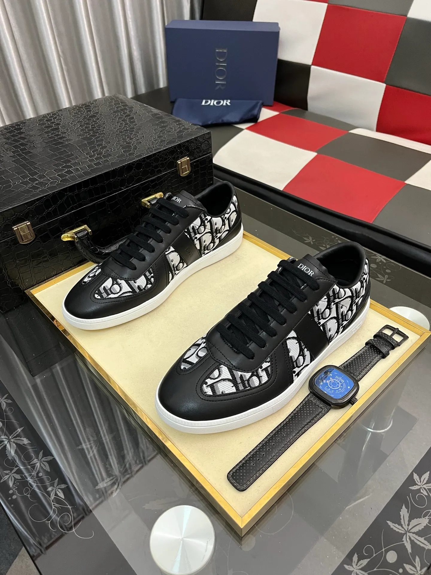 Men's shoes 💰380⌚️⌚️ 【Dior*DIAO】original quality.~ Unique modern style sneakers. 🏃A must-have casual shoe for trendy men😍😍 Original brand imported from Italy, imported original leather, sheep lining (refuses to discolor and grind feet) Sole: Original sole provided by the original factory, French lazy style design ⚠️Fit to the feet, original quality, super comfortable original sole. Code number: 38-445️⃣Colors available